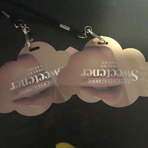 Ariana grande Sweetener tour pass